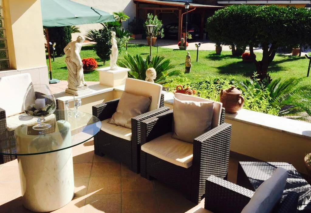 B&B Villa D'Errico Casapulla ภายนอก รูปภาพ