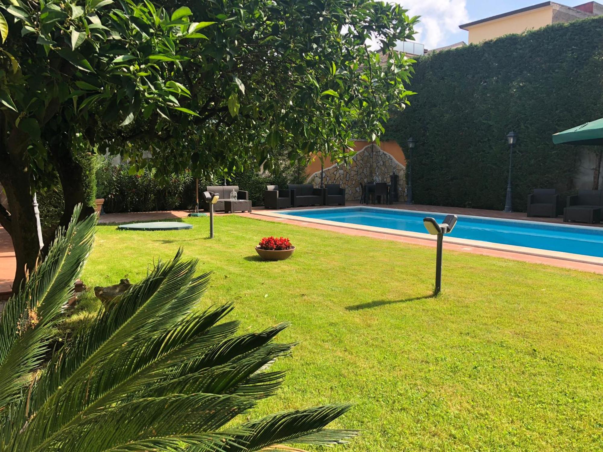 B&B Villa D'Errico Casapulla ภายนอก รูปภาพ